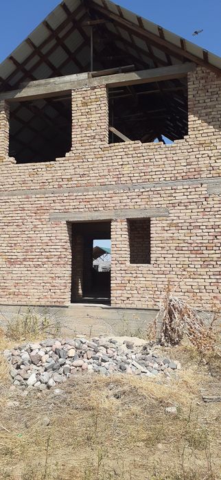 Продам недостроенный дом.