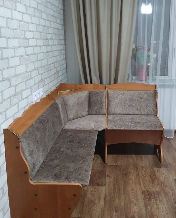 Кухонный уголок и стол