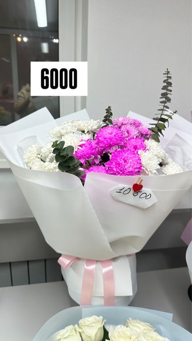 Букеты из хризантем, розы