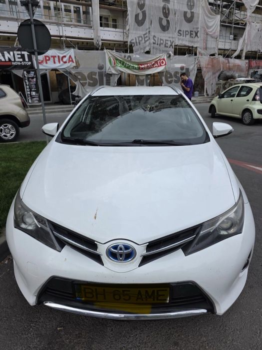 Toyota Auris Hybrid + GPL