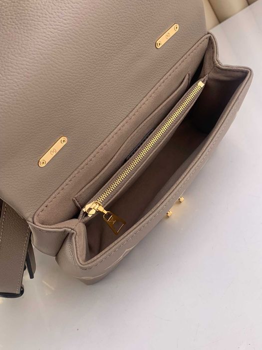 Geanta Louis Vuitton Madeleine BB, 24cm beige, tip Premium