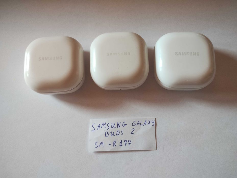 Samsung Galaxy Buds 2 SM-R177  само зарядна кутия без слушалки