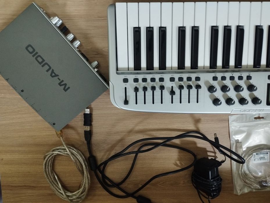 Clape, keyboard ,claviatura controler midi