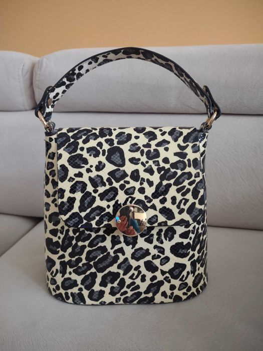 Дамска чанта от естествена кожа