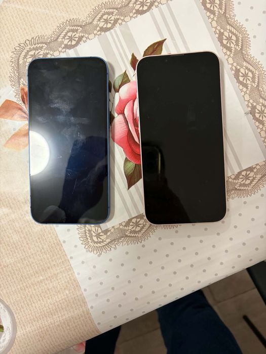 Vand iphone 13 unu albastru unu roz