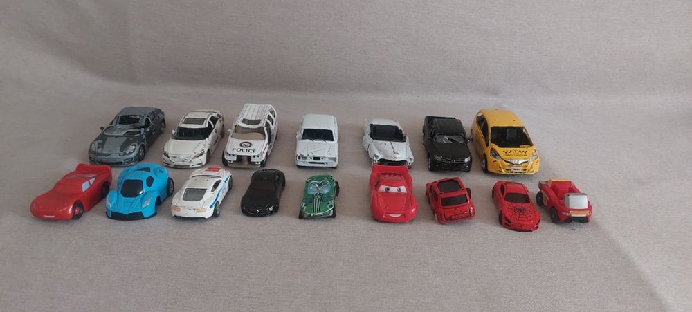 Танк с машинками за 1000 тенге