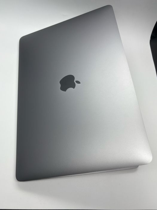 MacBook Pro 13" 2020 -  M1 (Model A2338) - Baterie 100% + Garantie