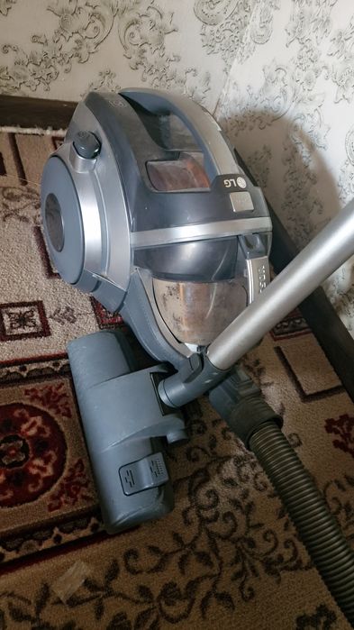 Срочно продаю пылесос