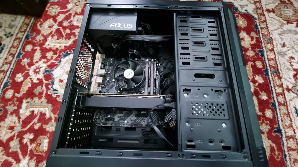 Pc mid gaming i7 7700t, gtx 1070, 16gb ram