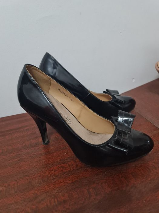 Продаю туфли и босоножки