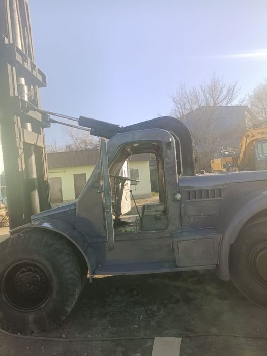 Погрузчик 10 тонн