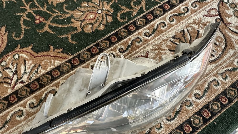 Фара на тойота камри