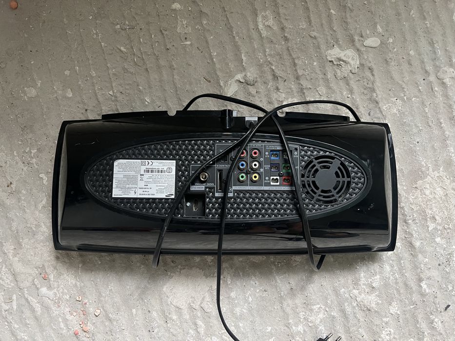 Statie samsung.  350w  plus 2 boxa cate 4 defuzoare   Boxa are 500 w