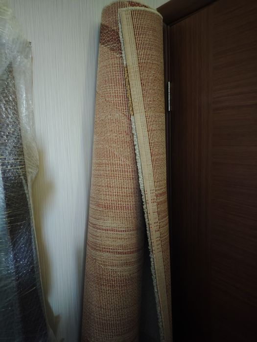 Продам ковёр из детской