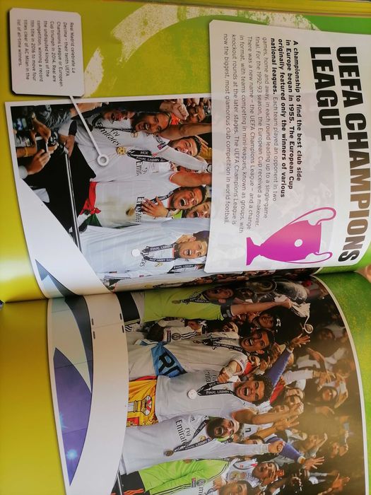 Два броя енциклопедии