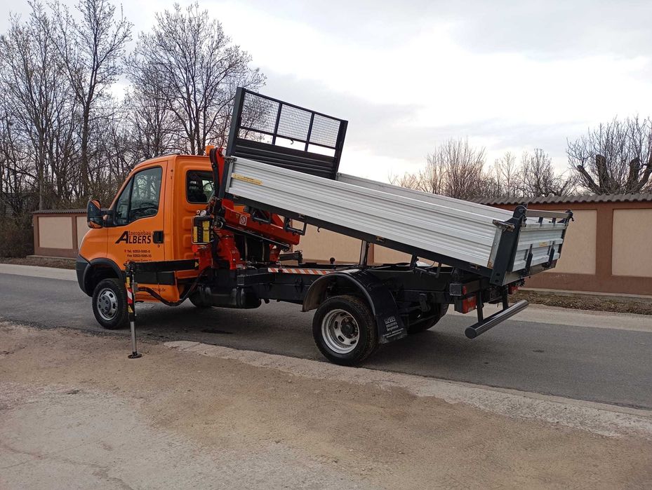 Iveco daily 35C15 cu macara si bascula
