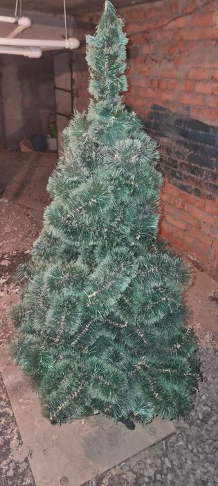 Продам искусственную сосну
