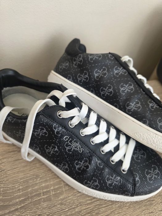 Обувки nike, calvin klein и guess