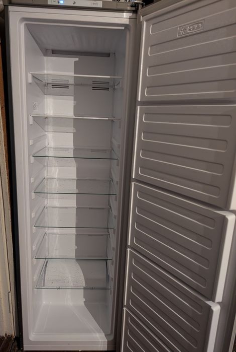 Продаю морозильник срочно