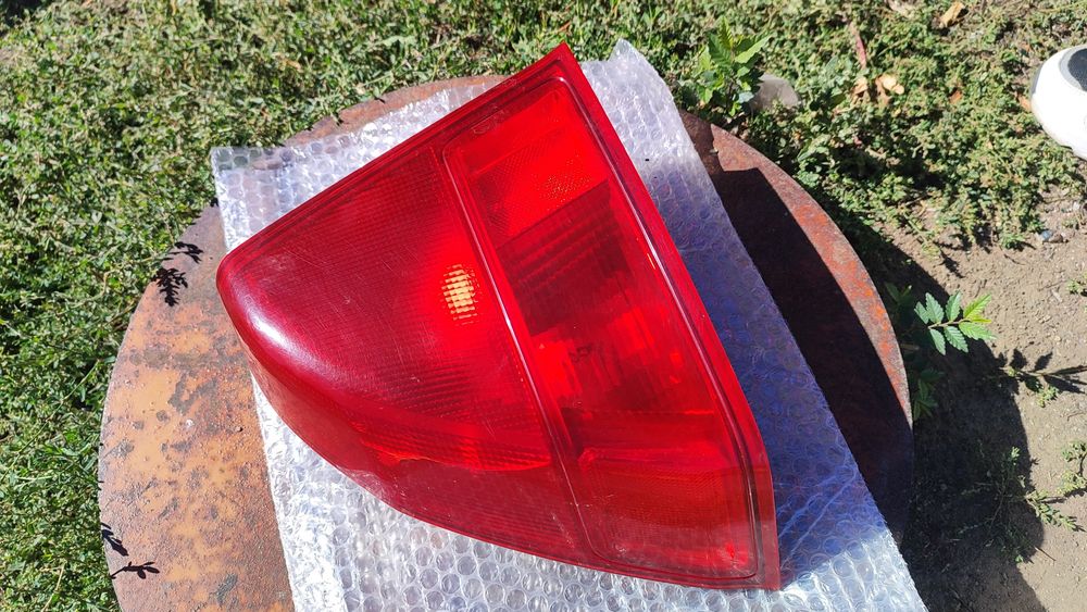 Задний левый фонарь Honda Civic