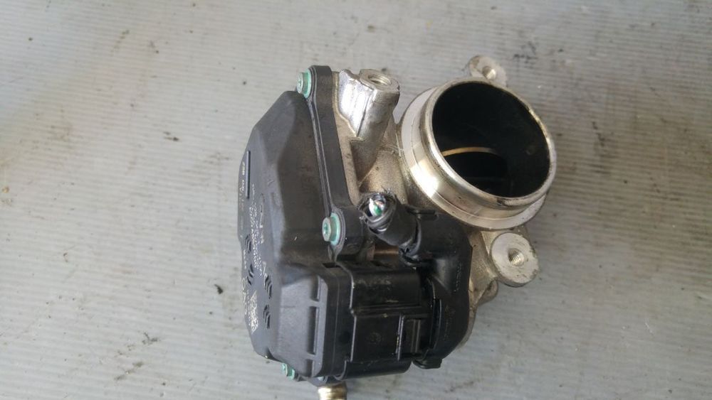 clapeta acceleratie a3 8v a4 b8 b9 a5 a6 q5 vw golf 6 golf 7 passat touran 1.6 tdi 2.0 tdi 04l128063t