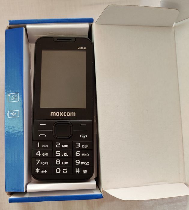 Telefon Dual SIM  Lanternă Card memorie Cameră Baterie durabilă