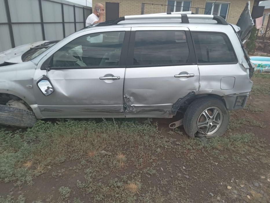 Продам Mitsubishi outlander аварийная