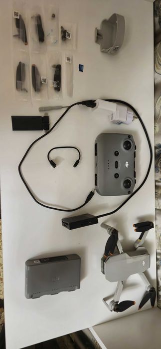 Продам DJI Mini 2 Fly More Combo
