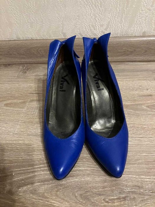 Продам женскую  обувь