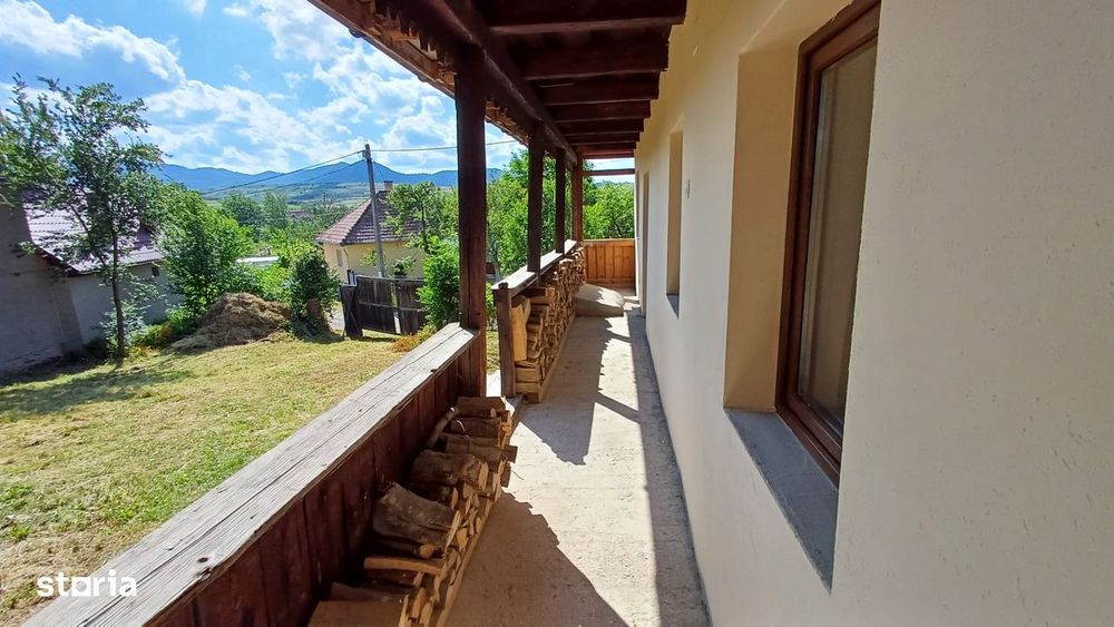 Casa Traditionala + Casa noua la tara langa Cluj. Teren 2000mp
