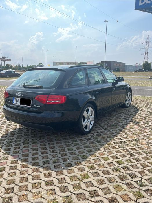 Vand audi A4 B8 2.0 TDI 143 CP an 2009 cutie automata 8+1
