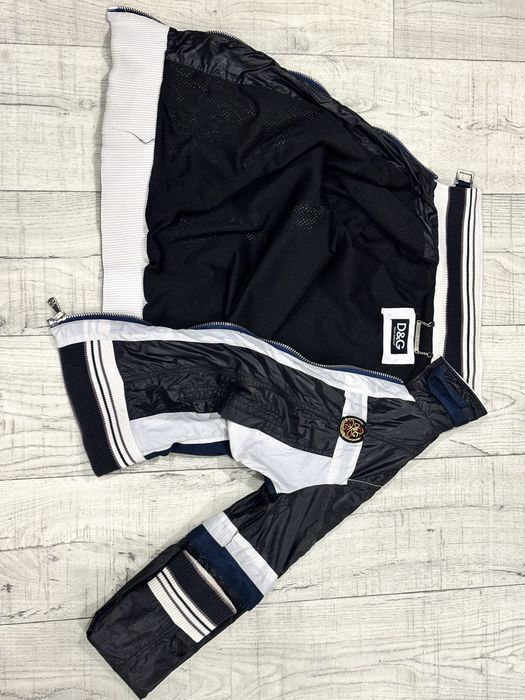 Продам ветровка от D&G