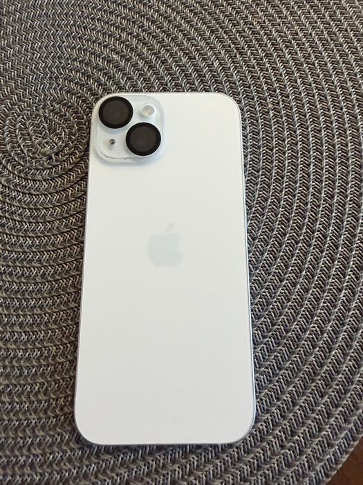 Iphone 15 светло син