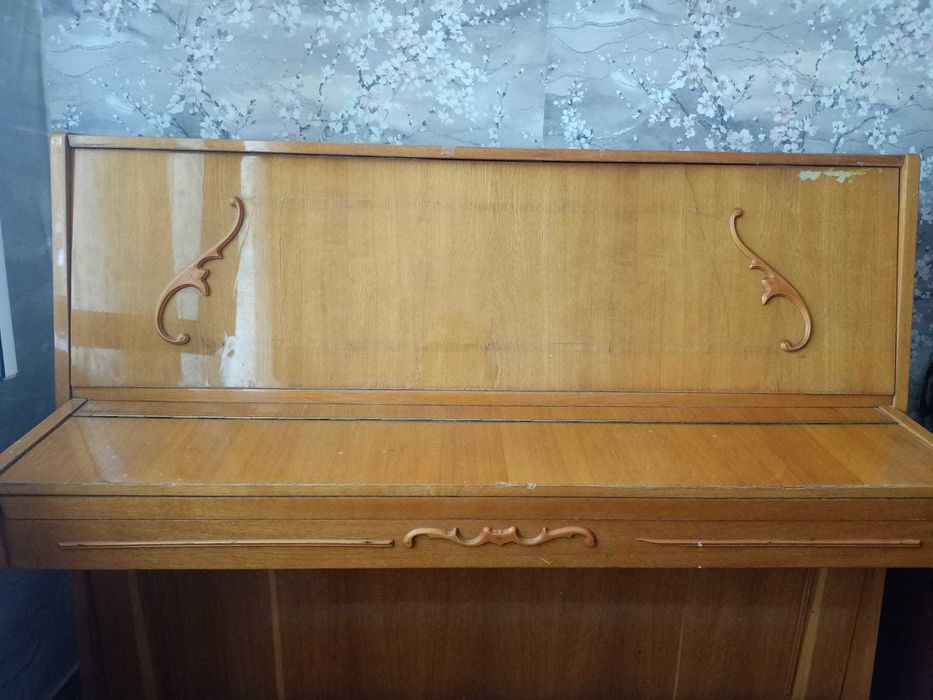 Подержанное пианино. Марка "Украина"