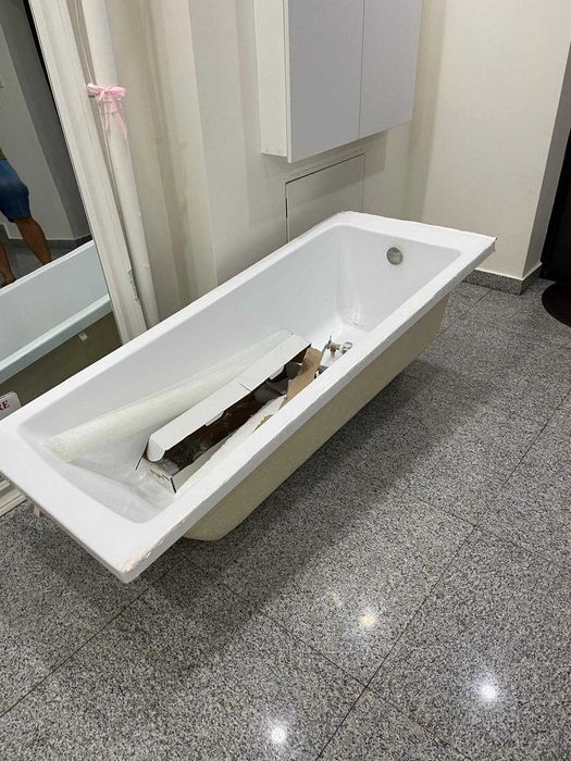 Gratis și urgent cada baie 170x69 și h 56+paravan sticla