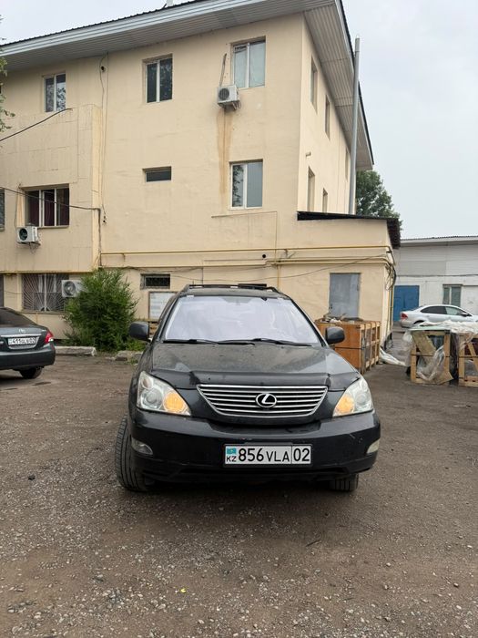 Лобовое стекло на Lexus