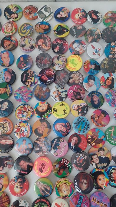 Продам детские значки