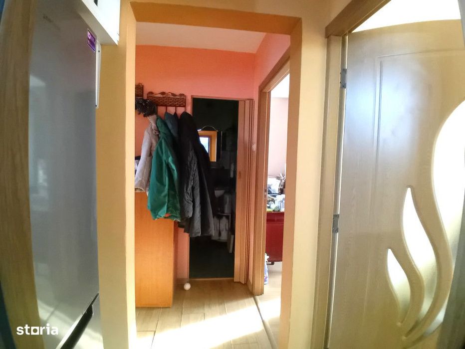 Apartament 3 camere, cartier Intre Lacuri, 2 balcoane, etaj intermedia