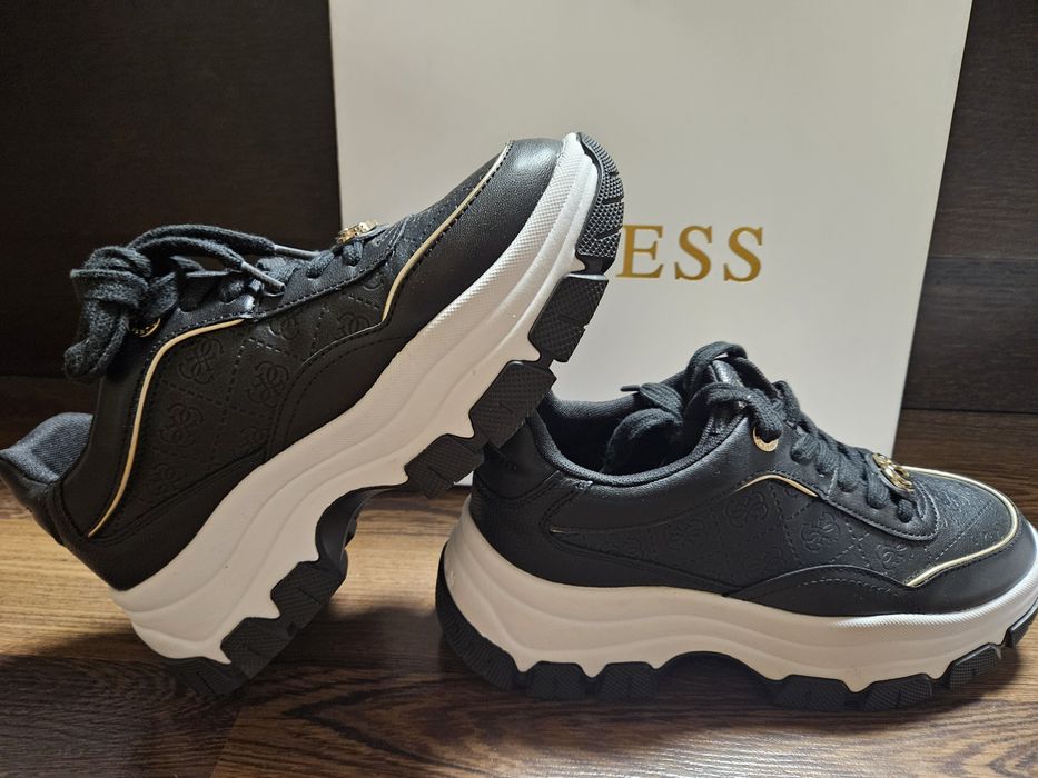 Нови Сникърси GUESS