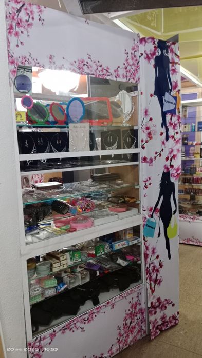 Продам зеркала и витрины