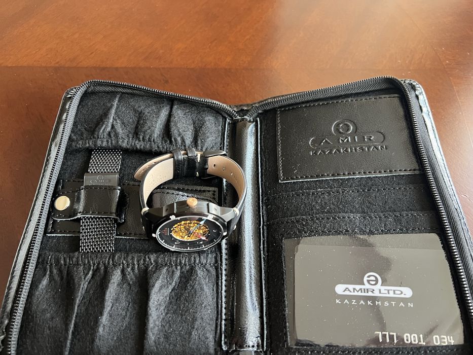 Часы Nomad Amir Watches