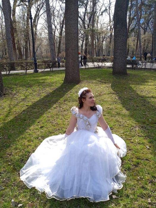 Продам срочно свадебное платье пишите на Вацап .