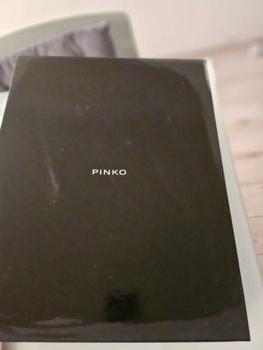 Продавам дамски боти марка Pinko