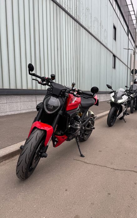 Ducati Monster 937 +
