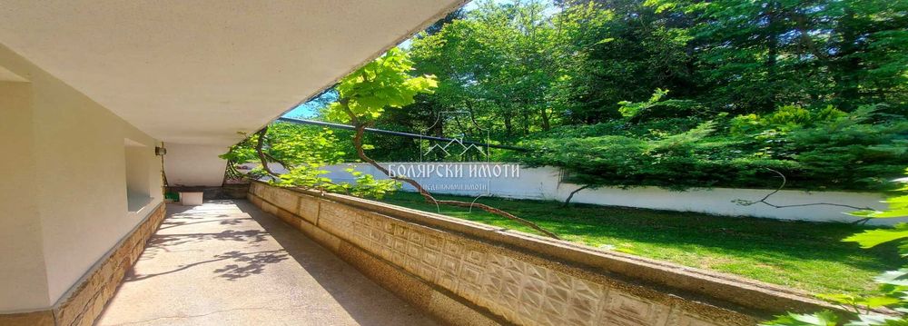 Дава се под наем Къща в с. Арбанаси, Област Велико Търново - 200 кв.м за 750 € - Снимка #13