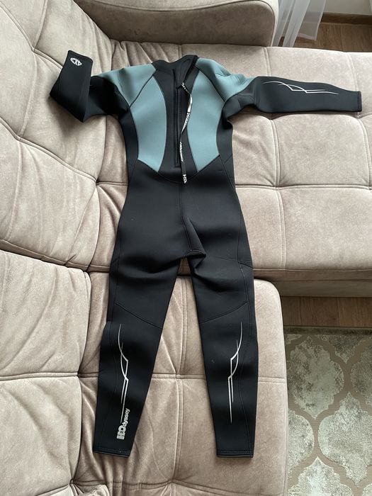 Костюм для подводного плавания