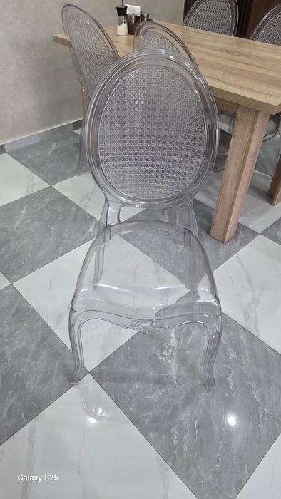 Стол стулья для кафе