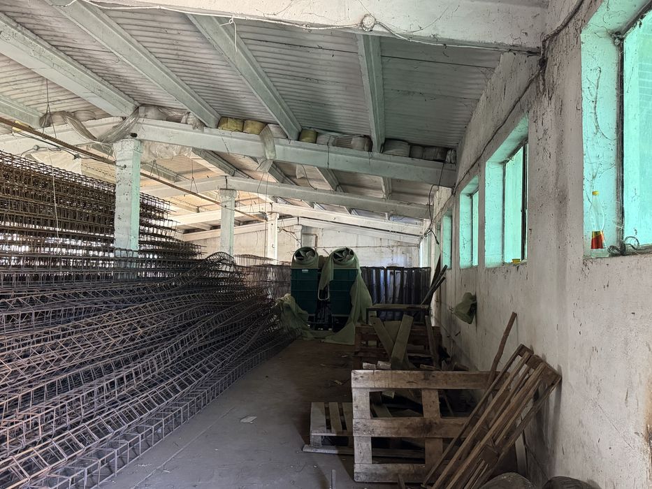 De inchiriat depozit si hala