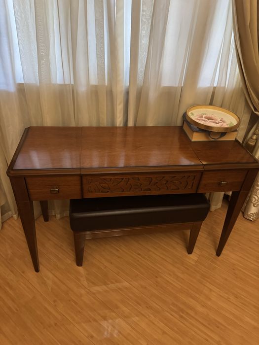 Мебель (Италия) - спальня (кровать, комоды, шкаф)