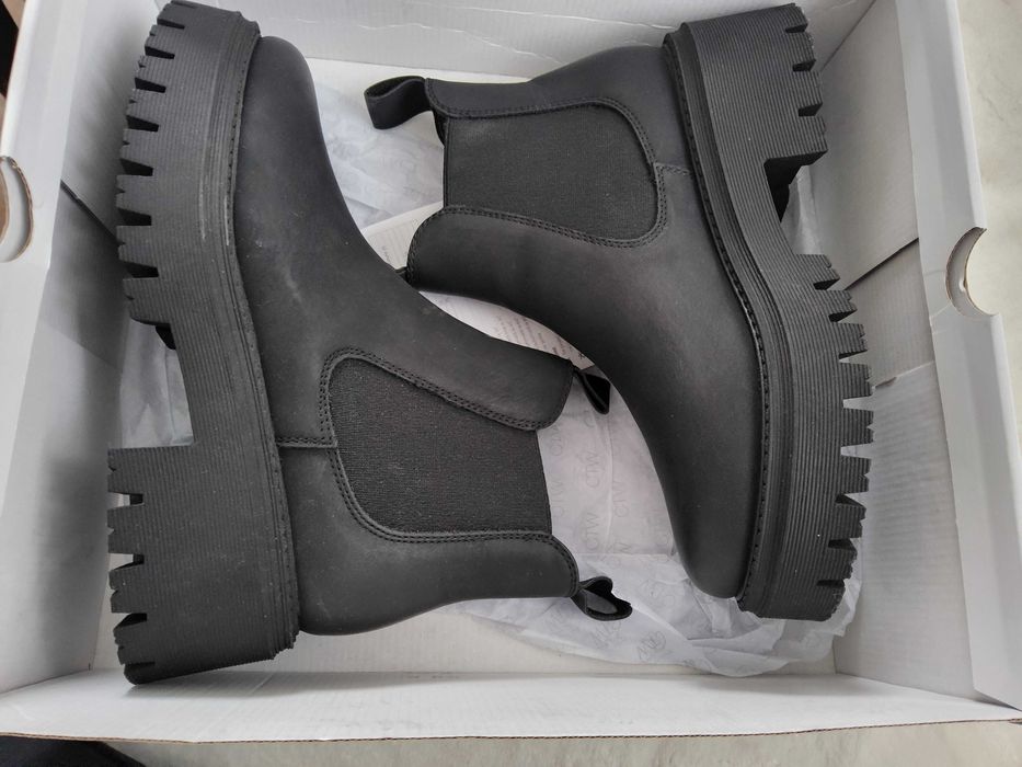 Ghete dama marimea 36 Deichmann